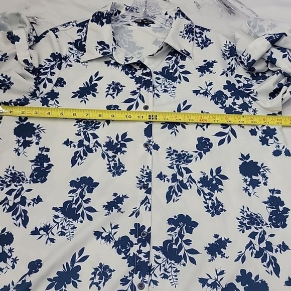 SHEIN XL Women's White & Blue Flower Print Button Down Blouse Top - Picture 8 of 9